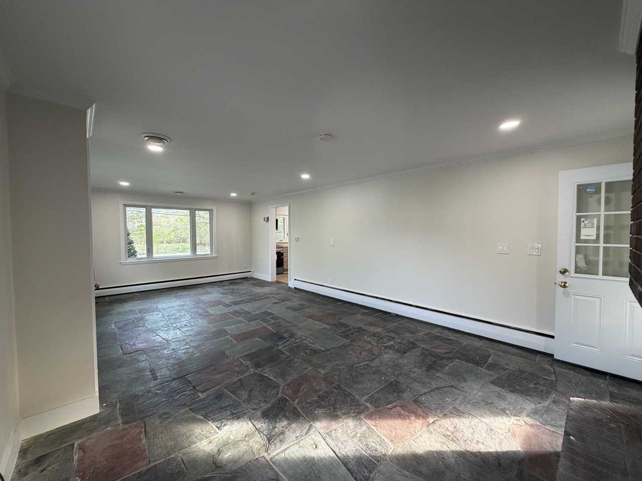 35 Peters St - Photo 3 of 21