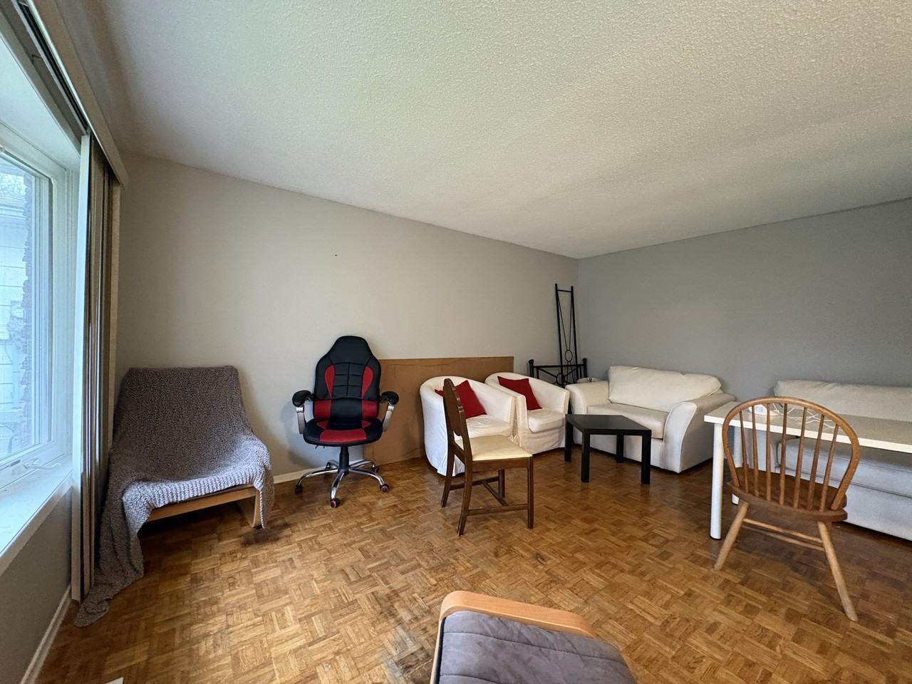 40 Amos Ave - Photo 3 of 17