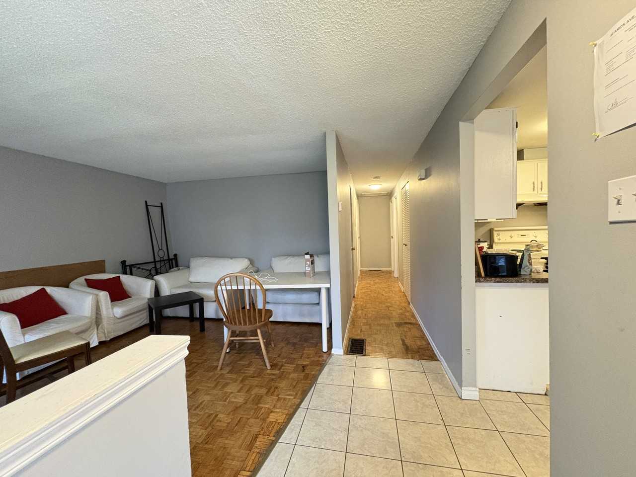 40 Amos Ave - Photo 4 of 17