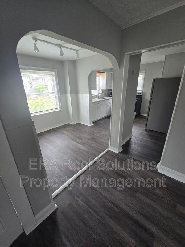 1435 Republic Ave - Photo 7 of 15
