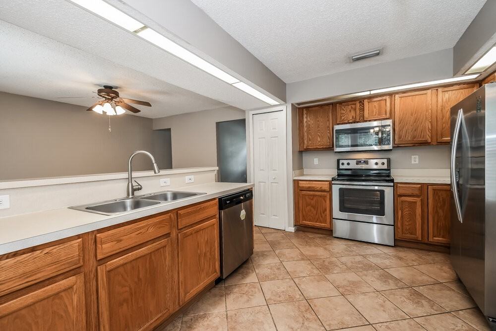 3504 Ayrshire St - Photo 7 of 17