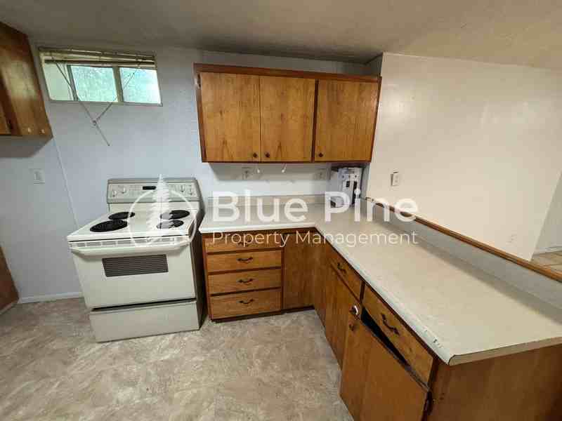 290 E Center St #BS - Photo 3 of 13