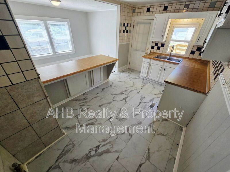 632 New St - Photo 6 of 12