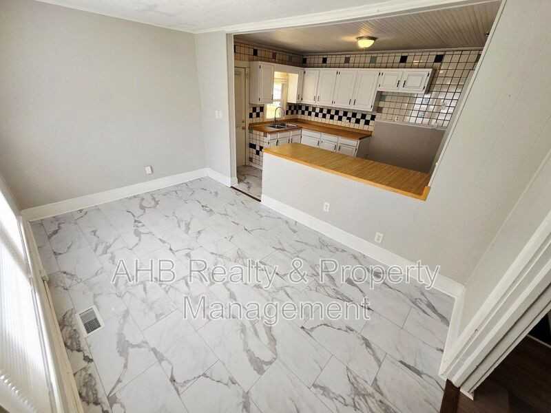 632 New St - Photo 7 of 12