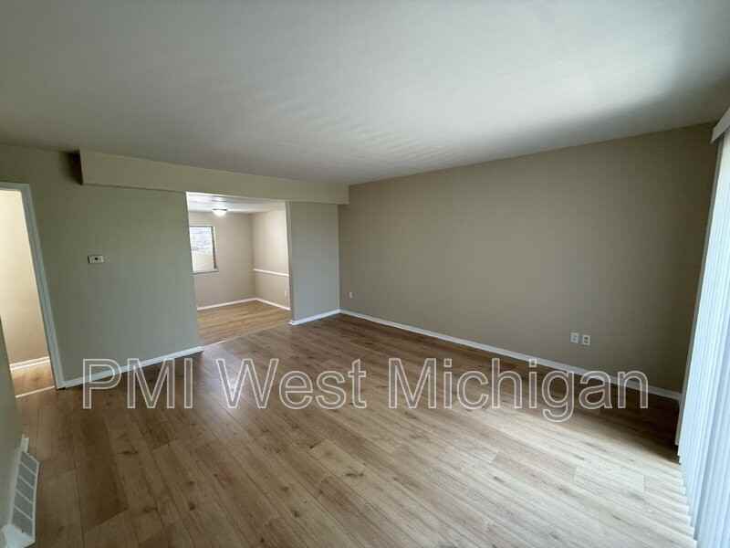6051 In The Pines Dr Se - Photo 6 of 14