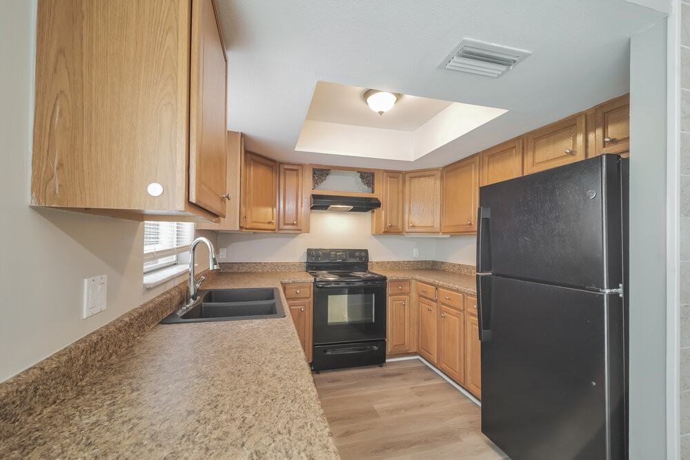 1322 Se 12th St - Photo 6 of 16