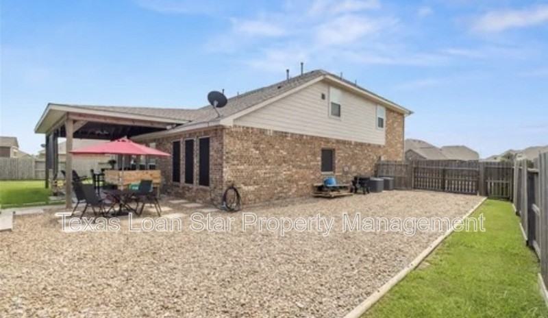 9518 Franklin Dr - Photo 3 of 6