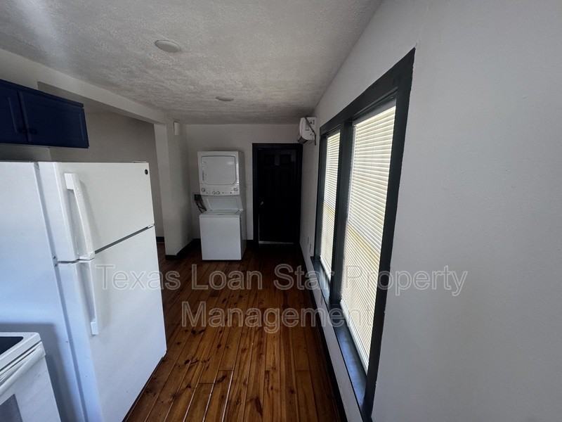 1504 Luzon St #A - Photo 3 of 9