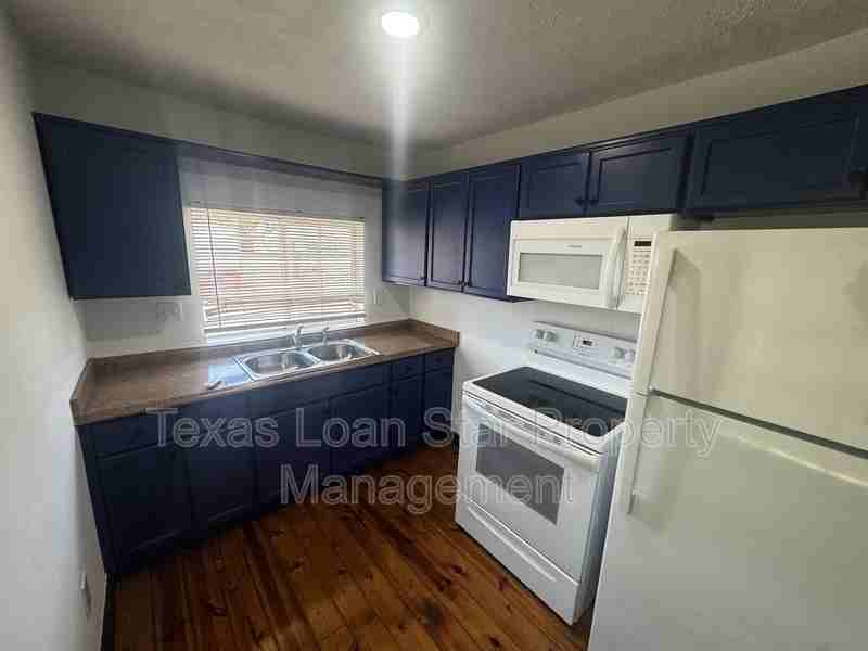 1504 Luzon St #A - Photo 5 of 9