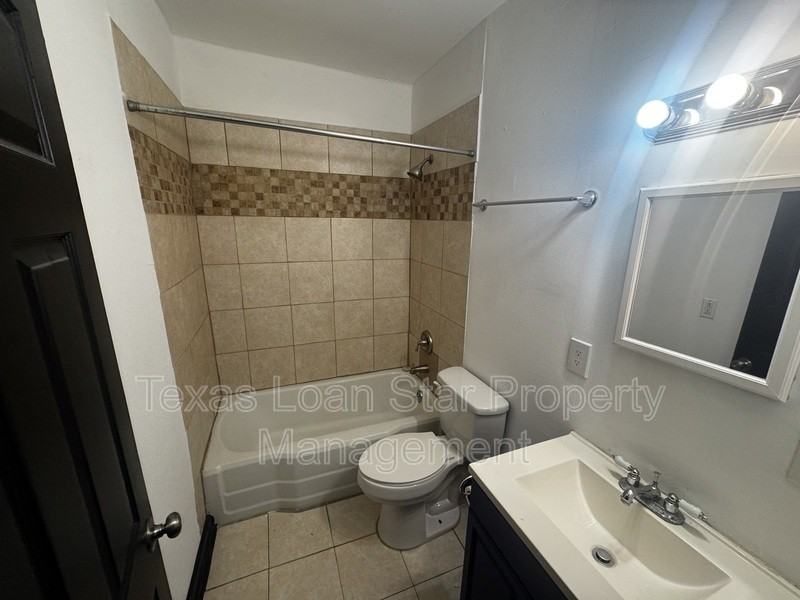 1504 Luzon St #A - Photo 7 of 9
