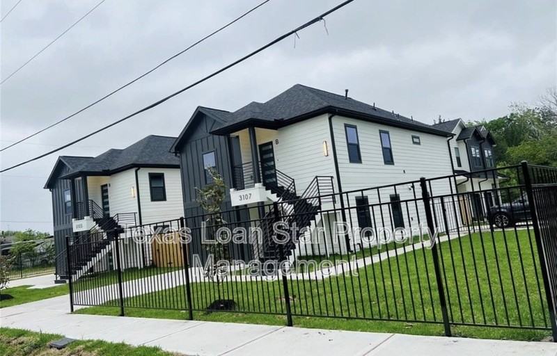 3107 Grassmere St #B - Photo 2 of 5