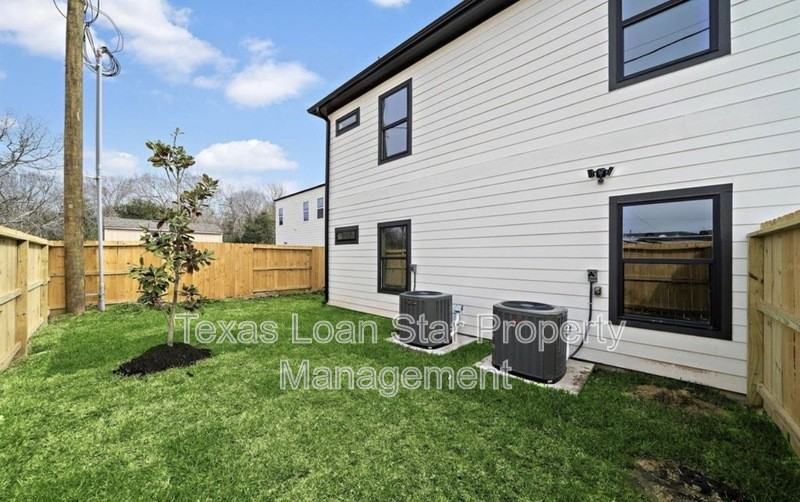 3107 Grassmere St #B - Photo 4 of 5