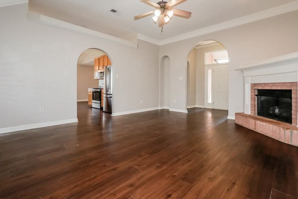 6391 Braybourne Main - Photo 5 of 17