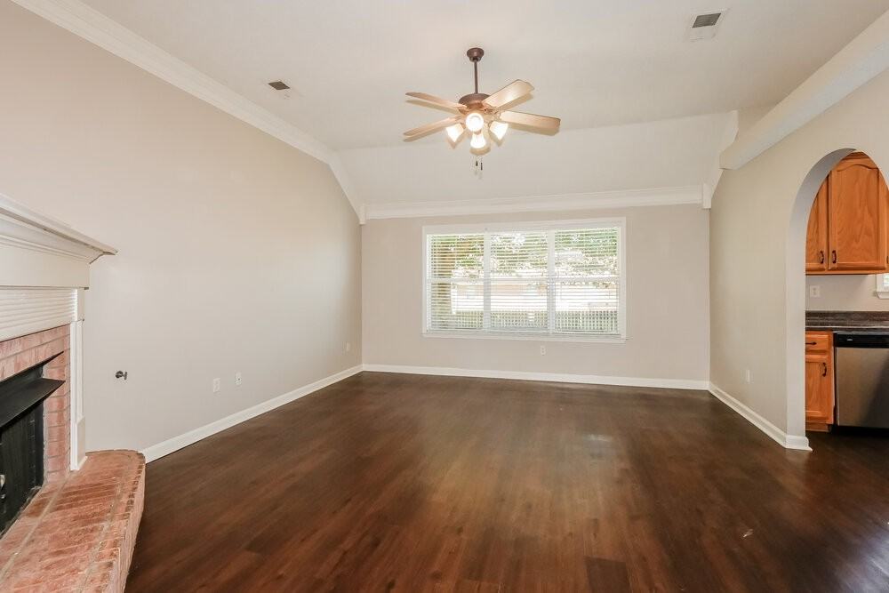 6391 Braybourne Main - Photo 6 of 17