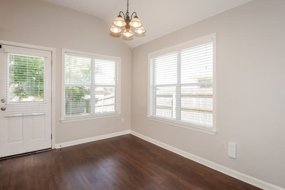 6391 Braybourne Main - Photo 7 of 17