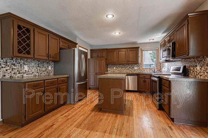 14651 W 141st Dr - Photo 4 of 20