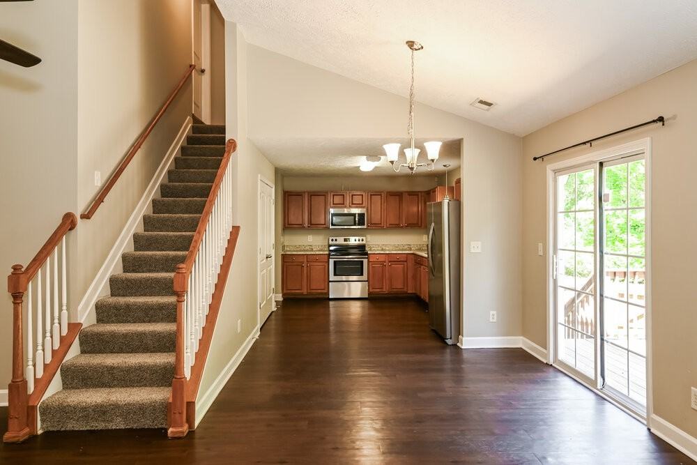 1127 Sunnycrest Ct - Photo 5 of 17