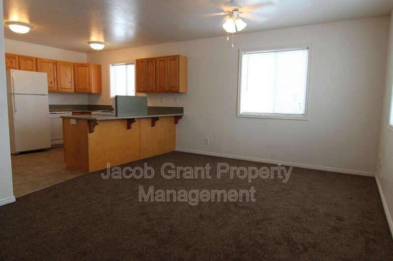 2541 Pumice Dr #4 - Photo 3 of 8
