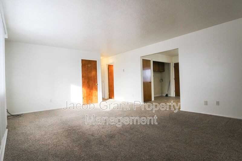 2118 Saint Clair Rd - Photo 2 of 9