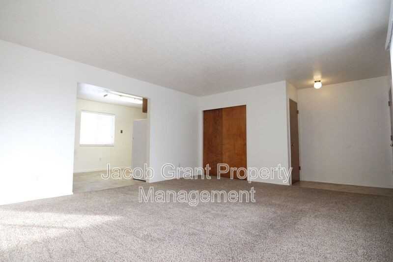2118 Saint Clair Rd - Photo 3 of 9