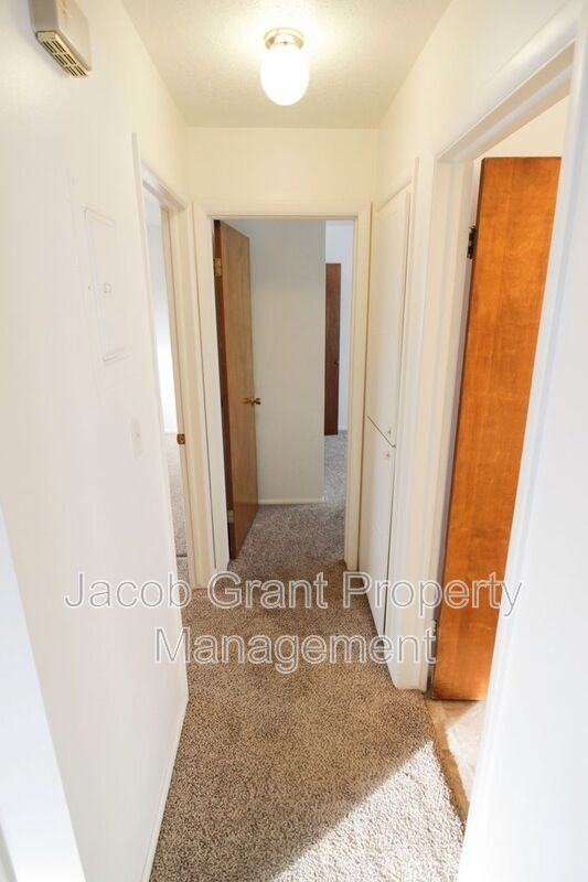 2118 Saint Clair Rd - Photo 5 of 9