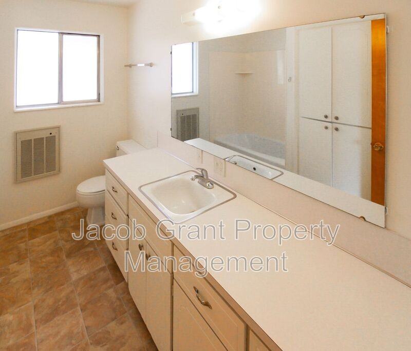 2118 Saint Clair Rd - Photo 6 of 9