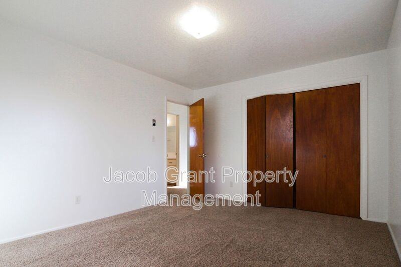 2118 Saint Clair Rd - Photo 7 of 9