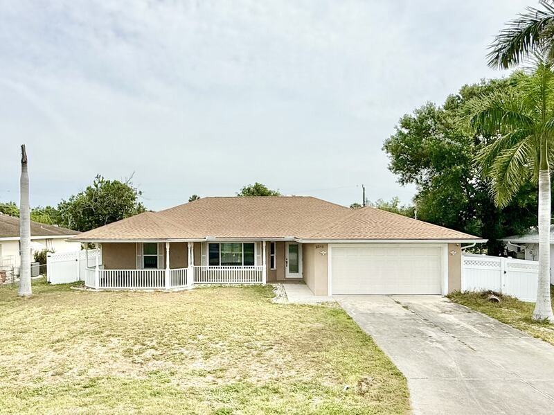 22148 Lockport Ave - Photo 3 of 50