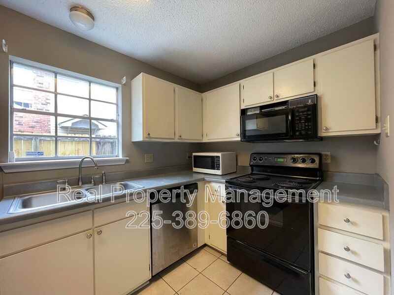 1704 Brightside Dr #C - Photo 4 of 14