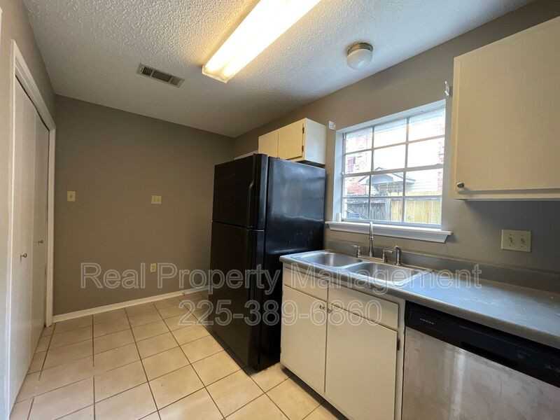1704 Brightside Dr #C - Photo 5 of 14