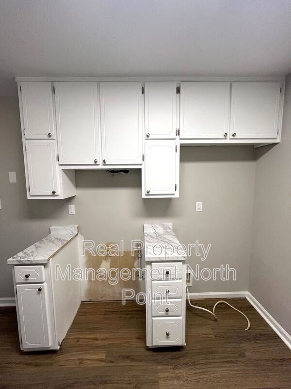 5843 Summerglen Ln - Photo 5 of 26