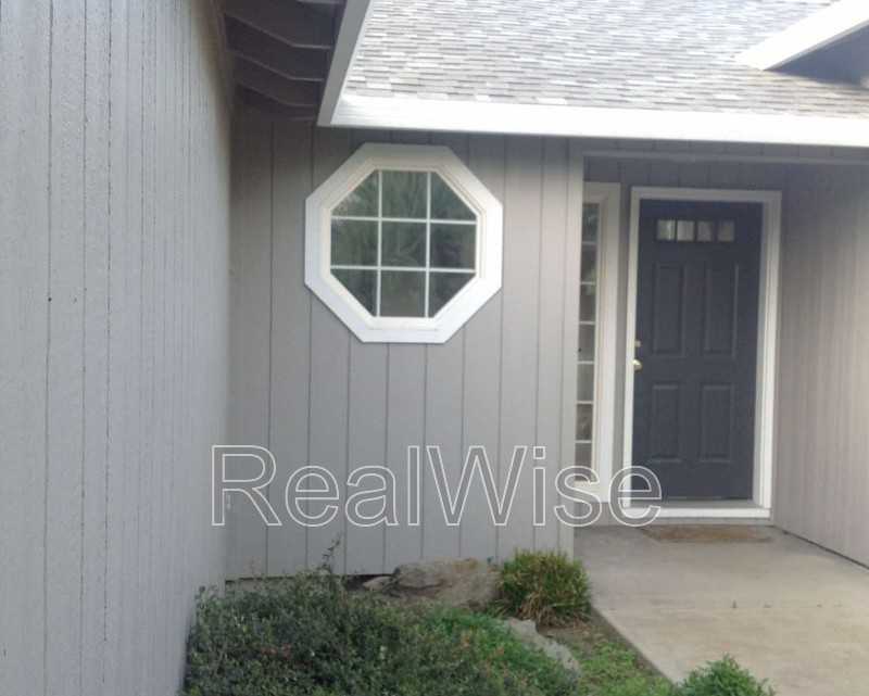804 Corey Dr - Photo 2 of 27