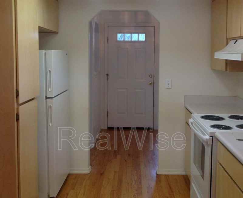 804 Corey Dr - Photo 6 of 27