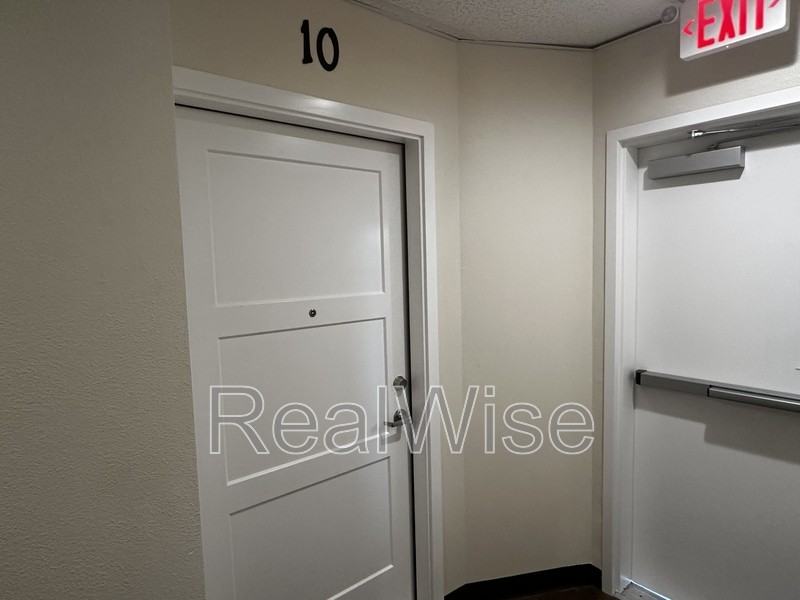 1935 Table Rock Rd #10 - Photo 5 of 16