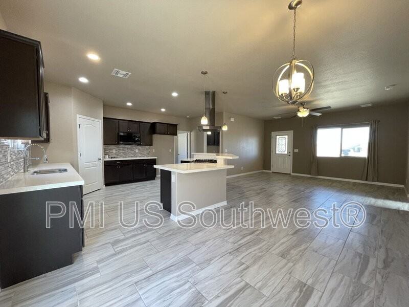 2265 E Robby Loop - Photo 3 of 20