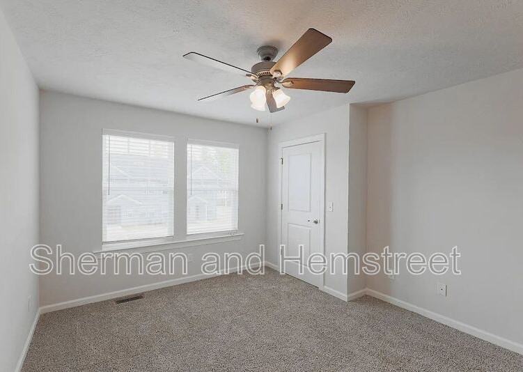 2049 Lotus Dr - Photo 7 of 11