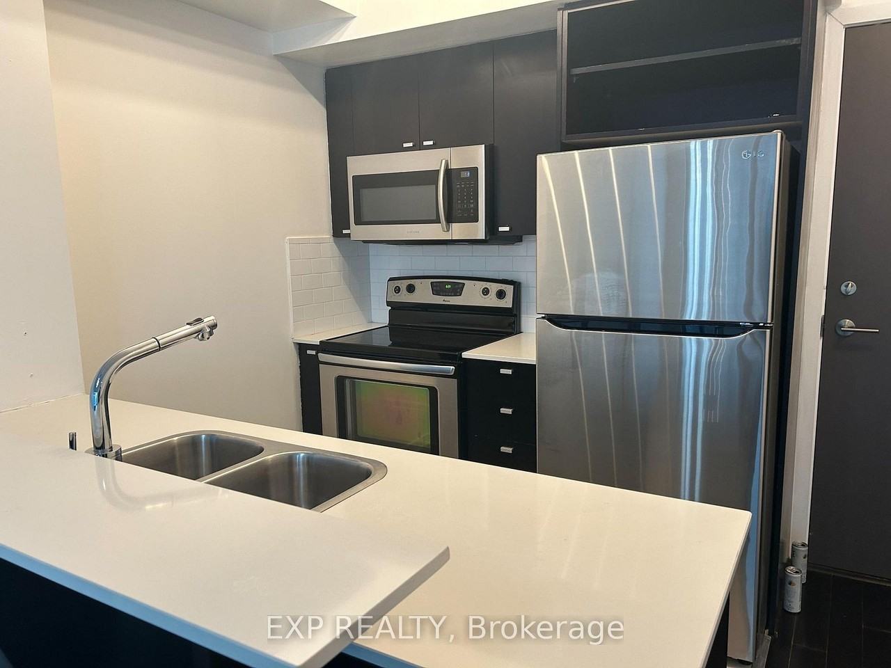 103 The Queensway #2108 - Photo 5 of 15