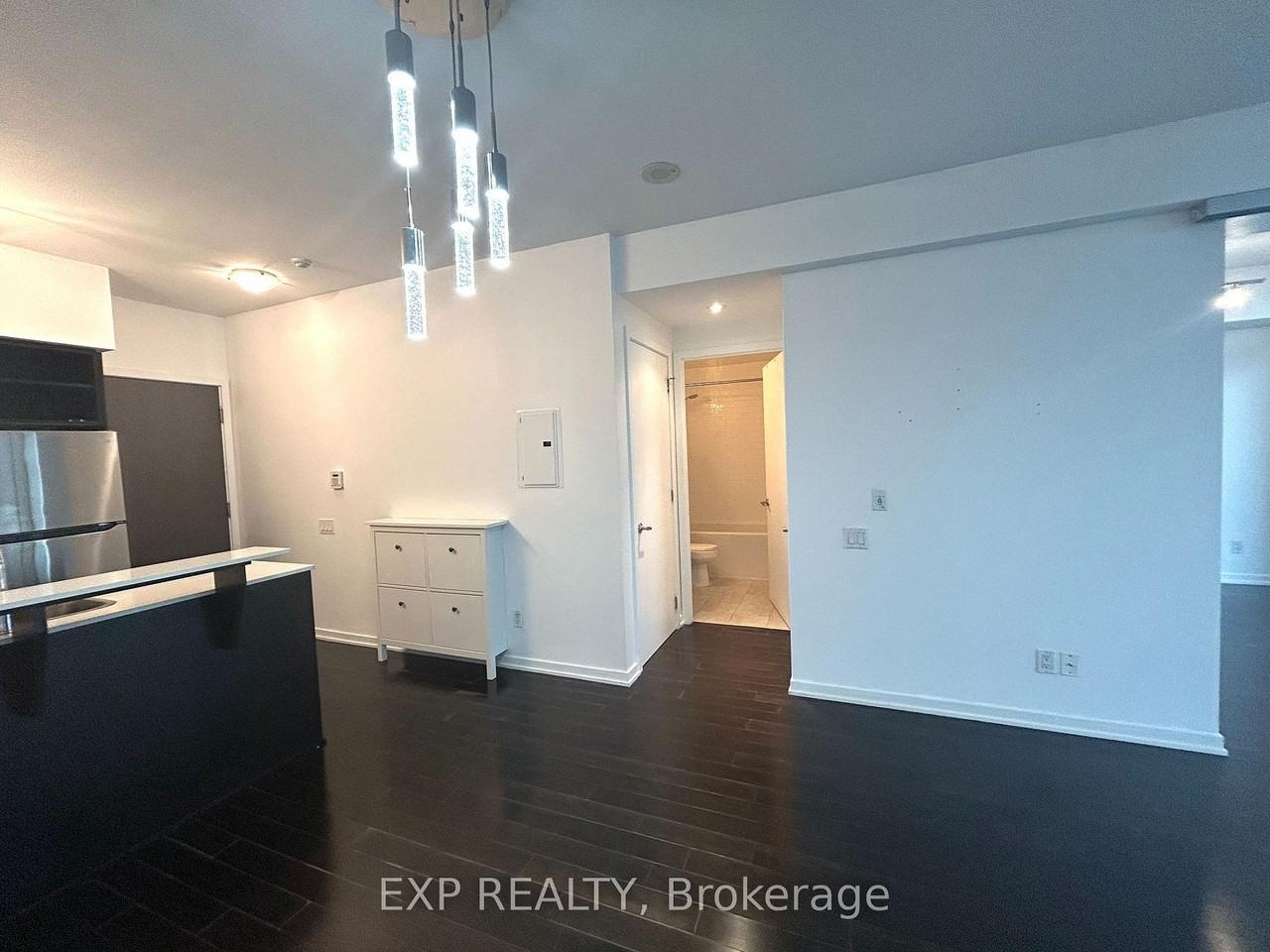 103 The Queensway #2108 - Photo 3 of 15