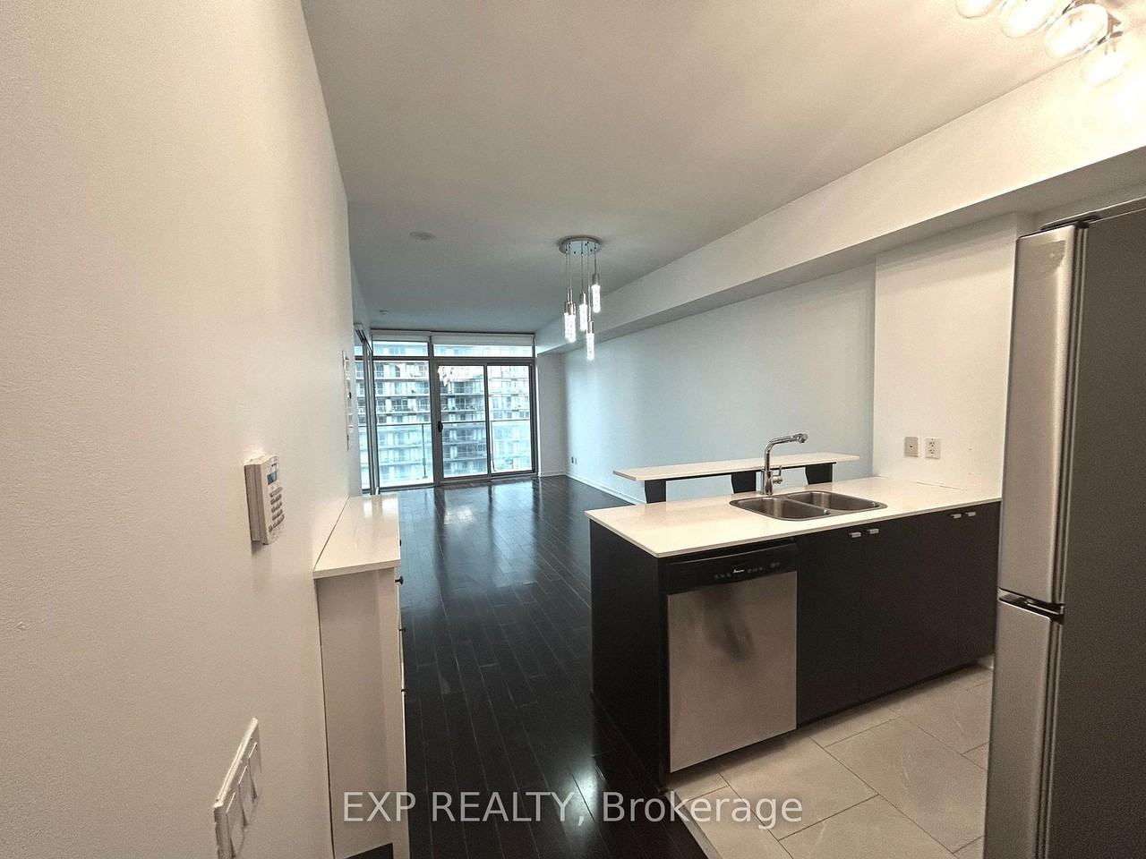 103 The Queensway #2108 - Photo 4 of 15