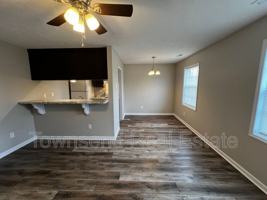 featured image of 1425 Ireland Dr Apt B #Apt B
