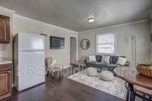 featured image of 3136 Parkdale Rd #3136