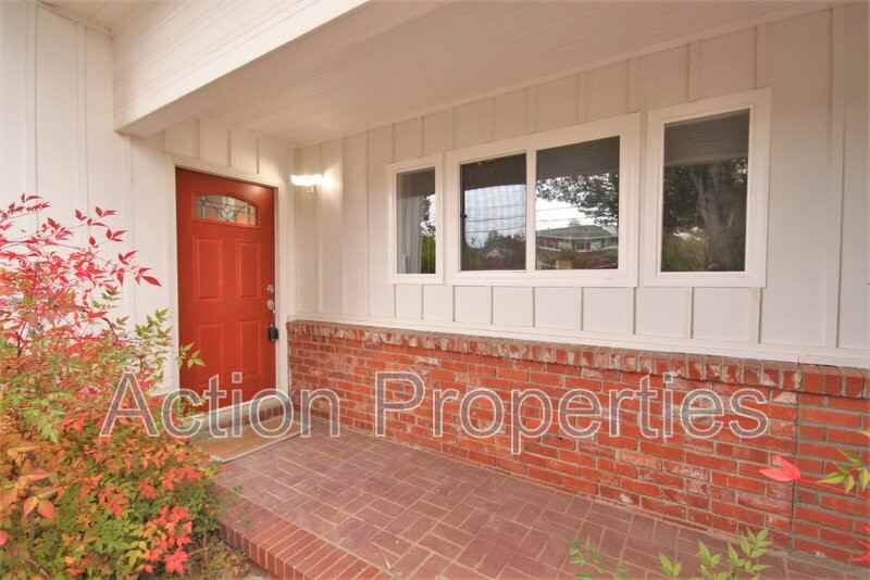 780 Olive St - Photo 3 of 25