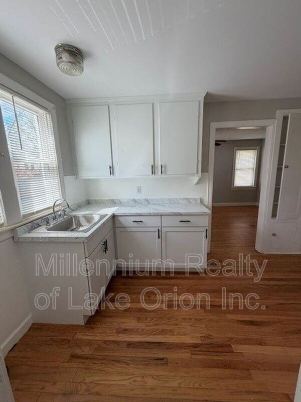 27 Sylvan - Photo 4 of 14