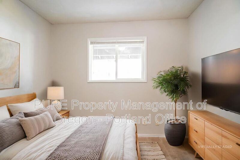 1049 Se Walnut St. #11 - Photo 2 of 21