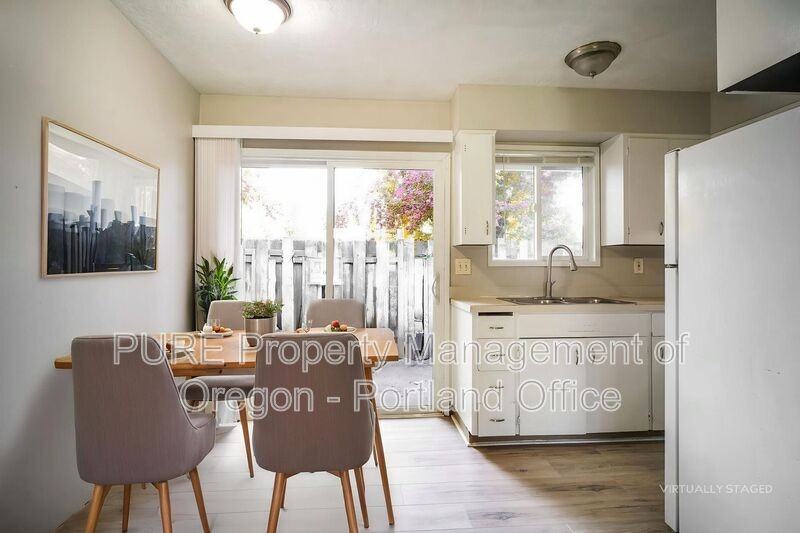 1049 Se Walnut St. #11 - Photo 3 of 21