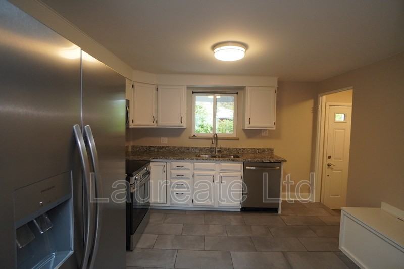 2268 W Maplewood Ave - Photo 5 of 24