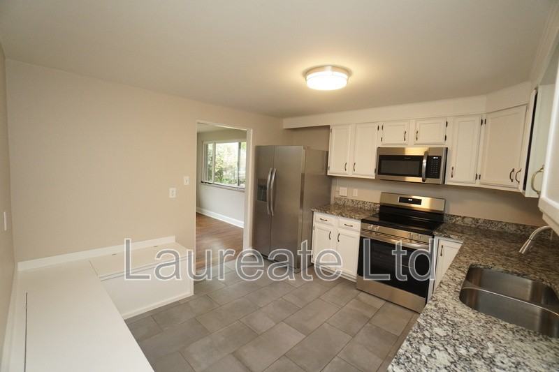 2268 W Maplewood Ave - Photo 6 of 24