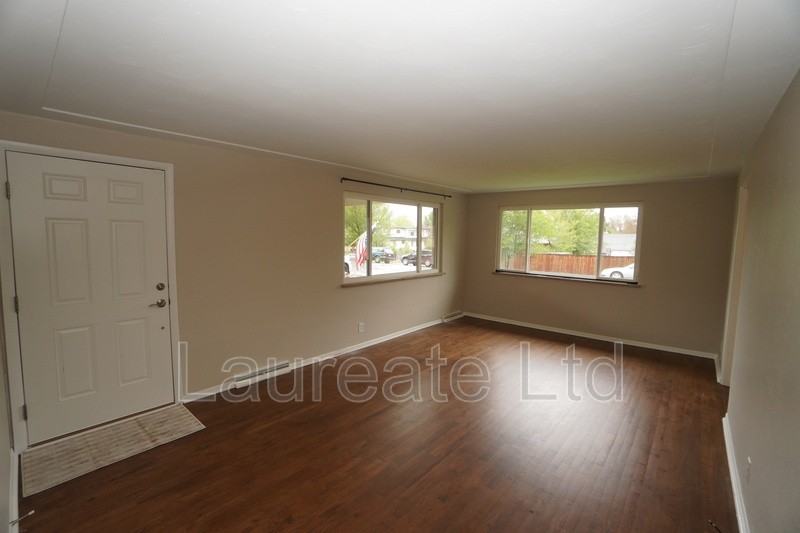 2258 W Maplewood Ave - Photo 3 of 23