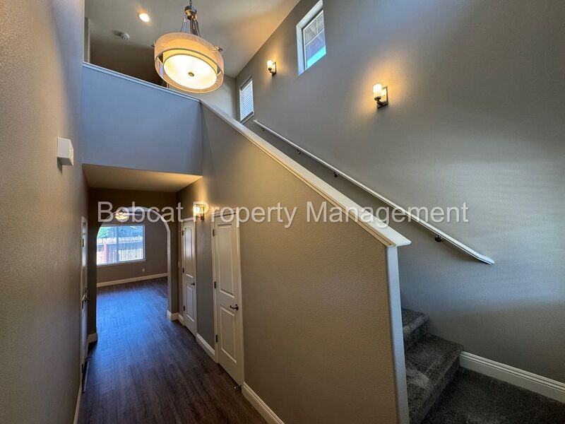 1288 Handelin Rd - Photo 3 of 29