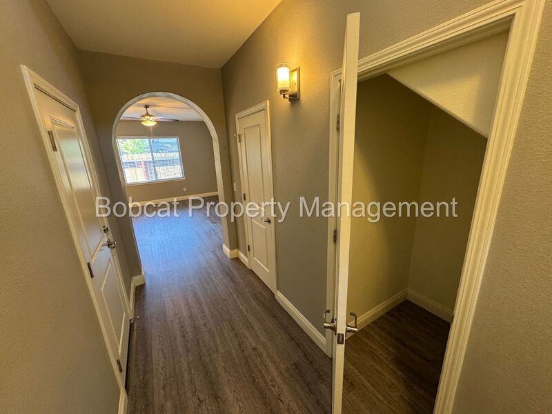 1288 Handelin Rd - Photo 4 of 29